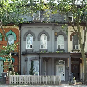 Guest house Elevate, Toronto